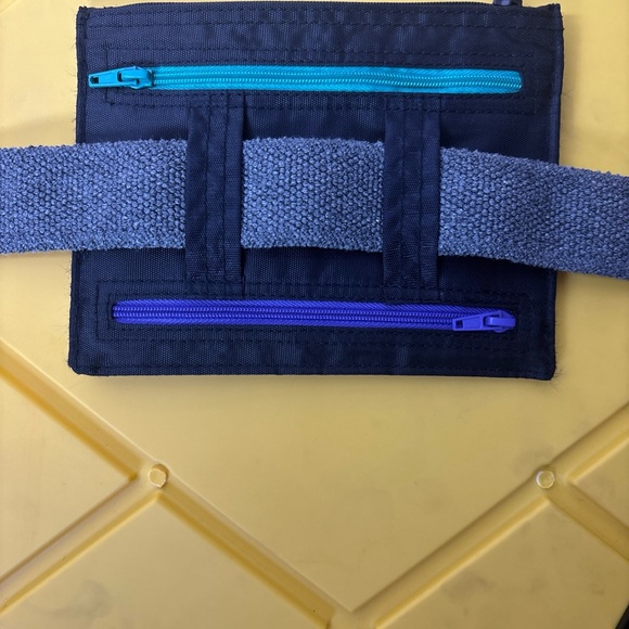 Baggallini Orange and Pink Key Card Holder Durable Nylon - Picture 4 of 5